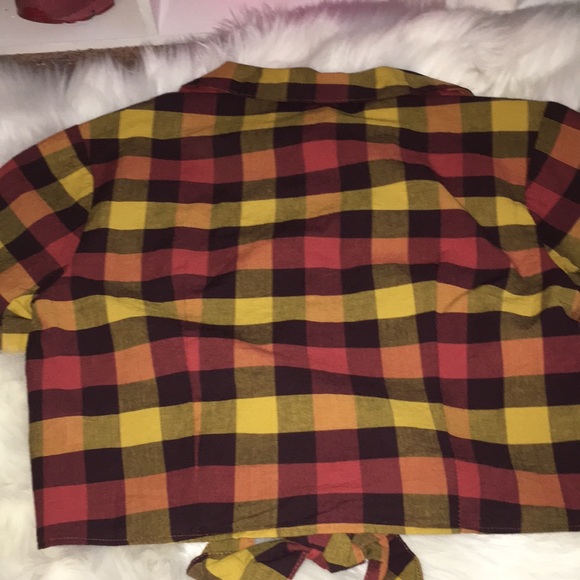 Forever21 woven top/shirt /mustard/mult v-neck - Picture 4 of 4